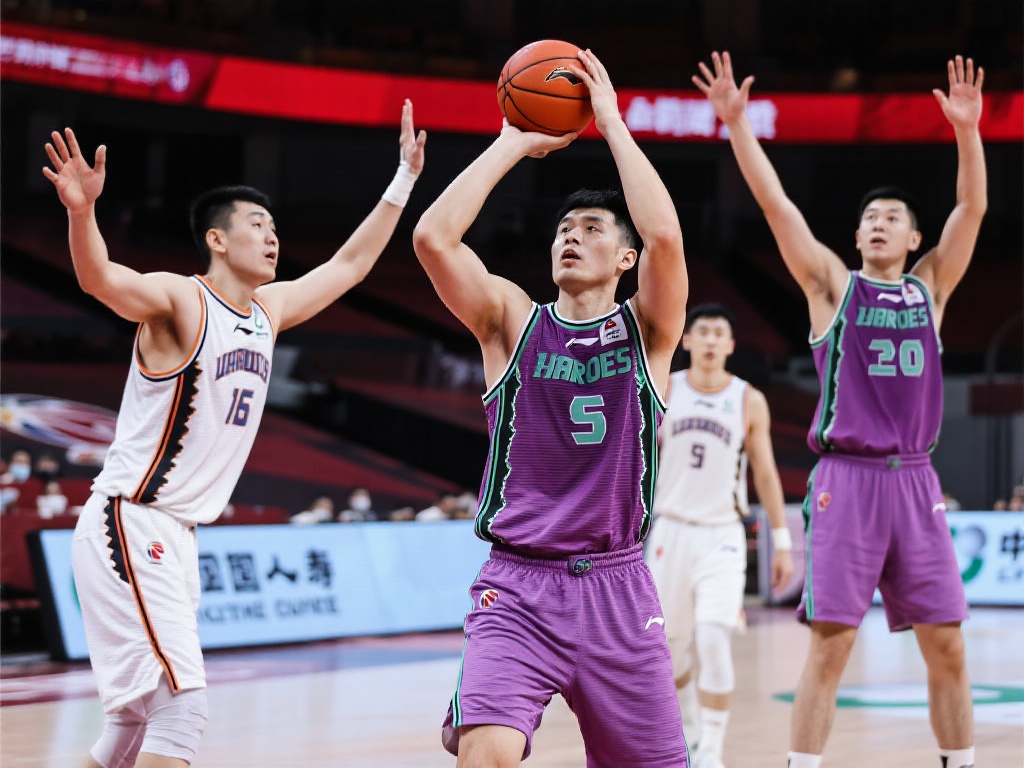 山东队逆袭希望犹存:像去年青岛,却更显沉稳 而今的山东队,在经历赛季低潮后,已经找回