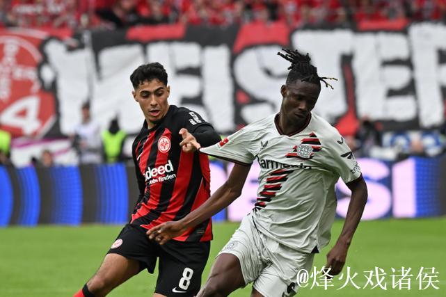 曼联与纽卡斯尔在法兰克福前锋埃基蒂克争夺战中表现最积极 曼联与纽卡斯尔在法兰克福前锋埃基蒂克争夺战中表现最积极